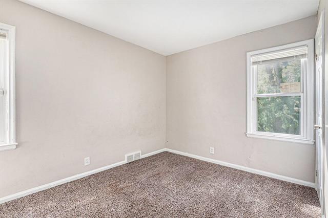 Builiding view thirteen for 18093 Mendota, Detroit, MI. 48221