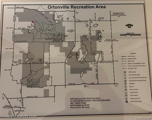 Builiding view thirty one for 5012 Vista Bay Trail, Goodrich, MI. 48438