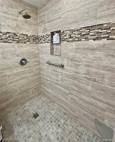 Builiding view twenty one for 5012 Vista Bay Trail, Goodrich, MI. 48438