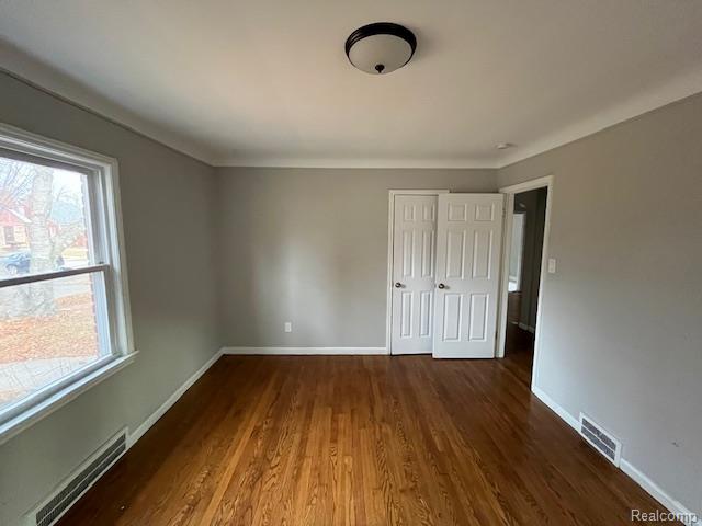 Builiding view four for 17694 Shaftsbury, Detroit, MI. 48219