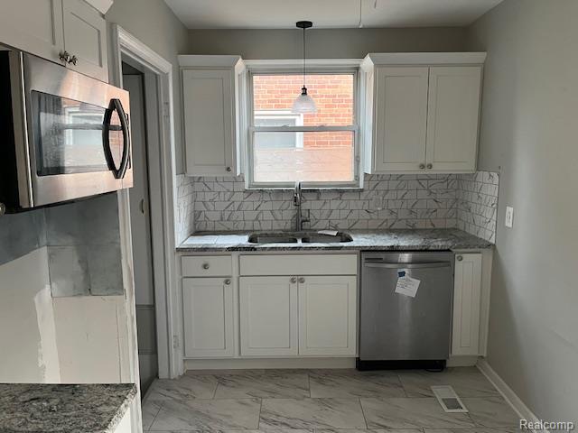 Builiding view one for 17694 Shaftsbury, Detroit, MI. 48219