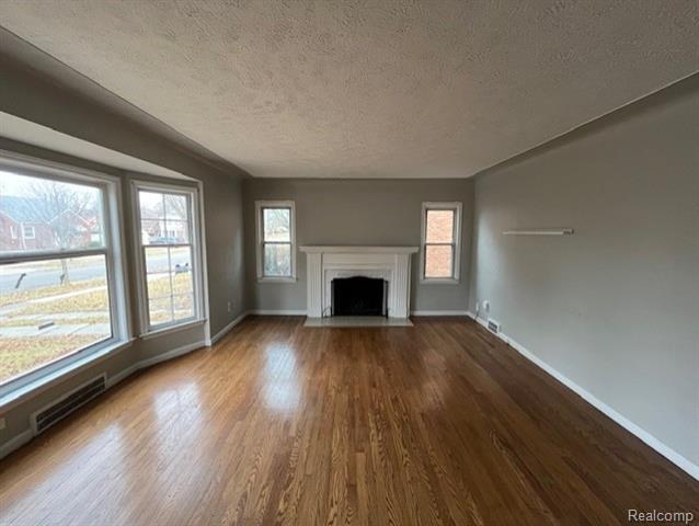 Builiding view three for 17694 Shaftsbury, Detroit, MI. 48219