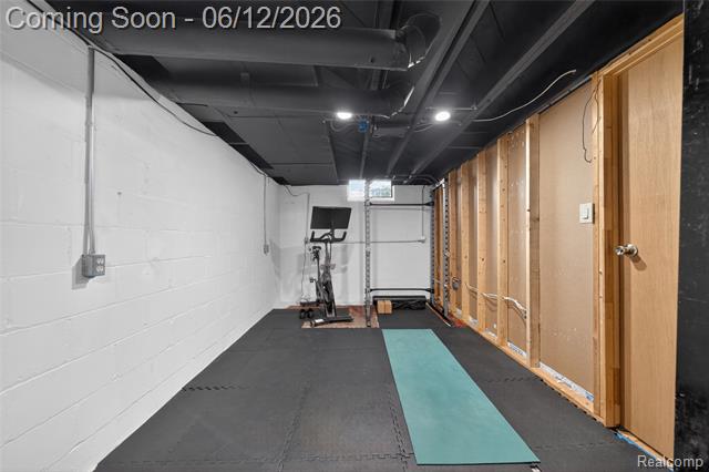Builiding view fifty two for 407 Waverley, Royal Oak, MI. 48067