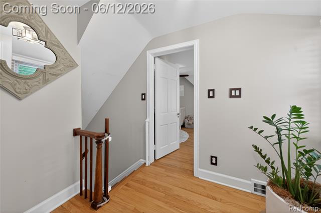 Builiding view thirty eight for 407 Waverley, Royal Oak, MI. 48067