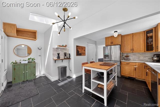 Builiding view thirty four for 407 Waverley, Royal Oak, MI. 48067