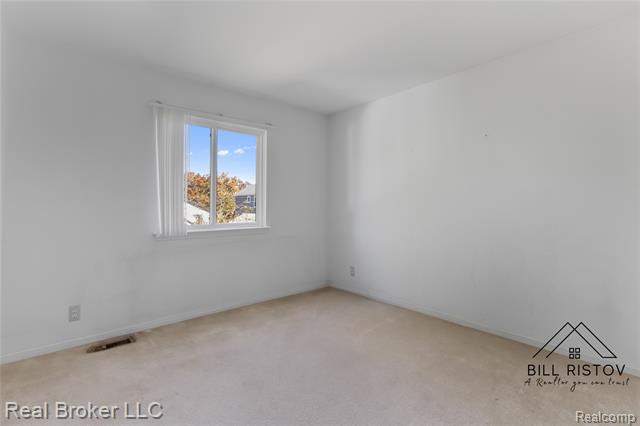 Builiding view eighteen for 423 Dewey, Royal Oak, MI. 48067