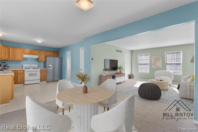 Builiding view eleven for 423 Dewey, Royal Oak, MI. 48067