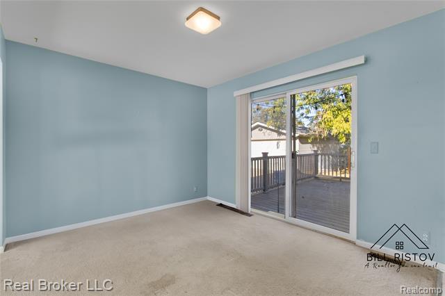 Builiding view nine for 423 Dewey, Royal Oak, MI. 48067