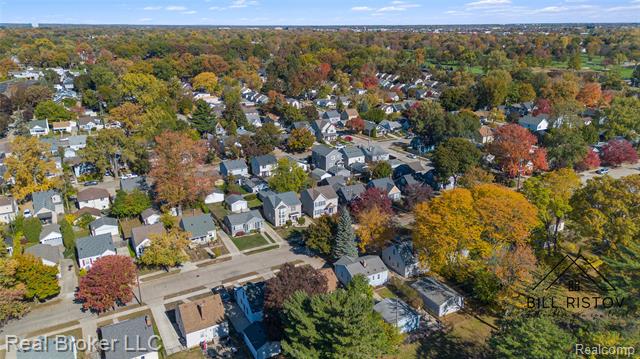 Builiding view thirty nine for 423 Dewey, Royal Oak, MI. 48067