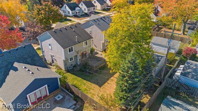 Builiding view thirty one for 423 Dewey, Royal Oak, MI. 48067