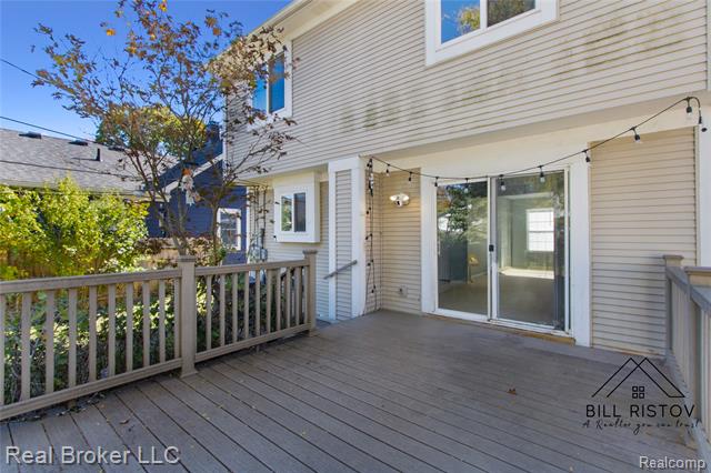 Builiding view twenty seven for 423 Dewey, Royal Oak, MI. 48067