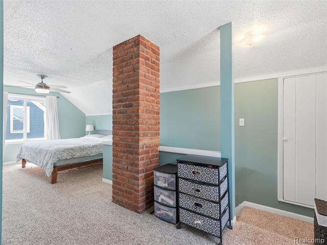 Builiding view thirteen for 433 Dewey, Royal Oak, MI. 48067