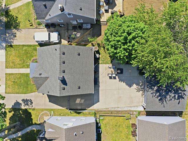 Builiding view thirty four for 433 Dewey, Royal Oak, MI. 48067