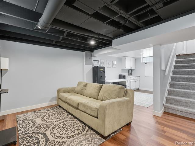 Builiding view twenty two for 433 Dewey, Royal Oak, MI. 48067