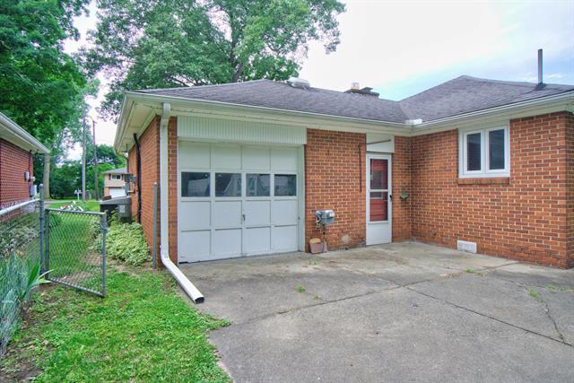 Builiding view forty two for 1253 Levant, Jackson, MI. 49203