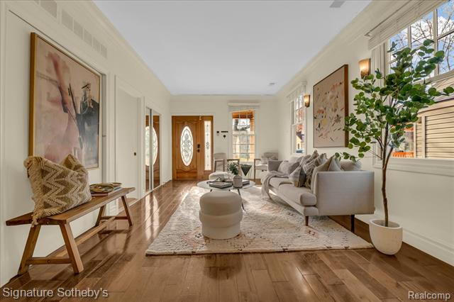 Builiding view one for 621 Dewey, Royal Oak, MI. 48067