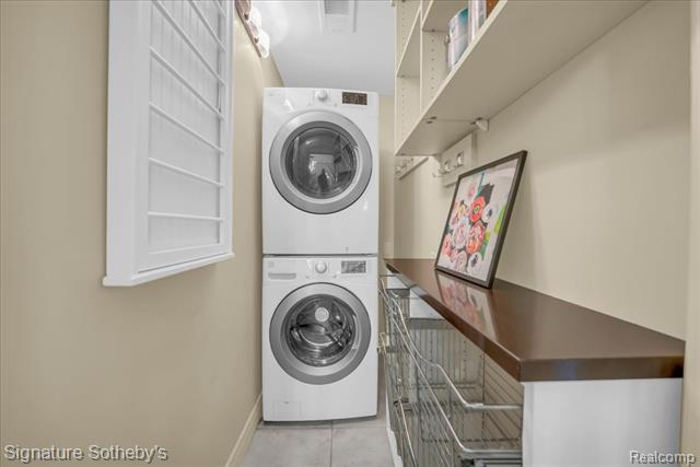 Builiding view seventeen for 621 Dewey, Royal Oak, MI. 48067