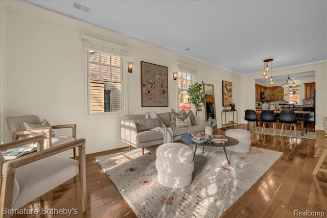 Builiding view two for 621 Dewey, Royal Oak, MI. 48067