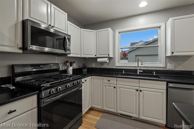 Builiding view six for 3515 Bacon, Berkley, MI. 48072