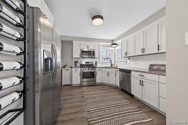 Builiding view nine for 3528 Phillips, Berkley, MI. 48072