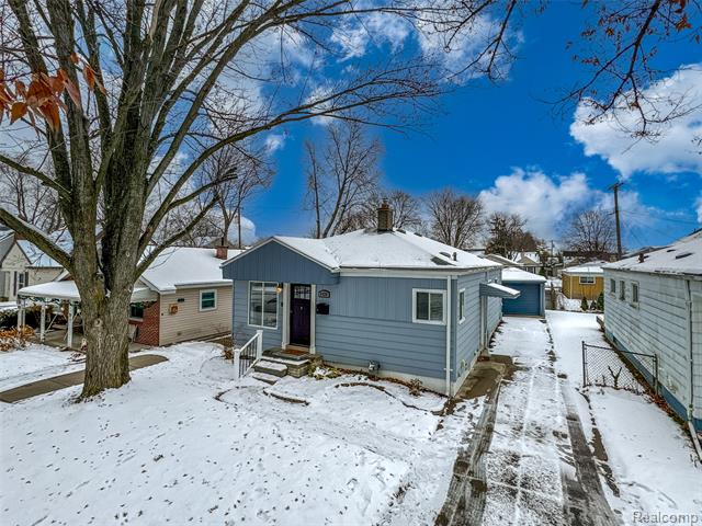 Builiding view one for 3528 Phillips, Berkley, MI. 48072