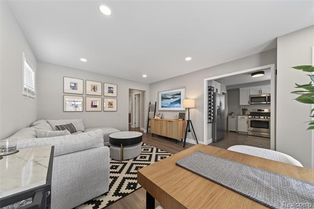 Builiding view seven for 3528 Phillips, Berkley, MI. 48072