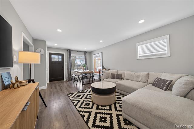 Builiding view six for 3528 Phillips, Berkley, MI. 48072