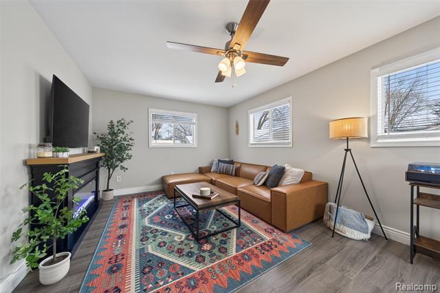 Builiding view sixteen for 3528 Phillips, Berkley, MI. 48072