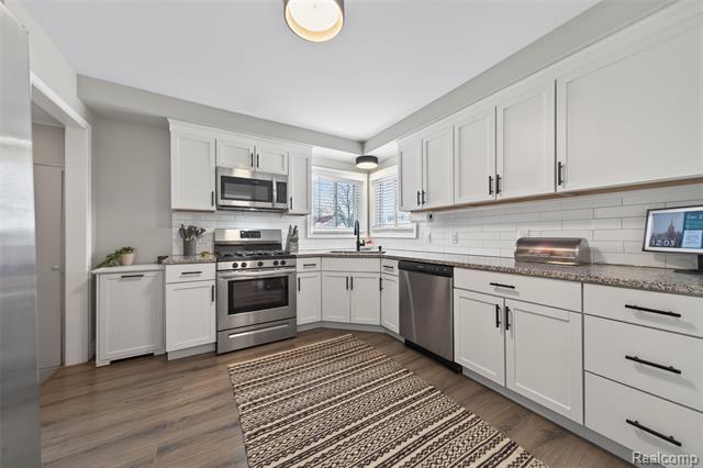 Builiding view ten for 3528 Phillips, Berkley, MI. 48072