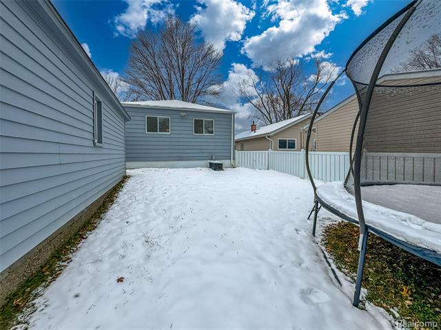 Builiding view thirty for 3528 Phillips, Berkley, MI. 48072