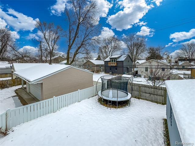 Builiding view twenty nine for 3528 Phillips, Berkley, MI. 48072