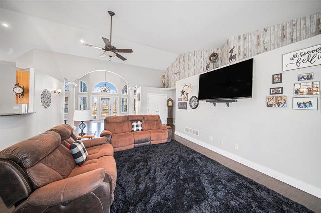 Builiding view eight for 2718 Lindsey, Jackson, MI. 49201