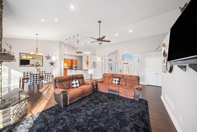 Builiding view nine for 2718 Lindsey, Jackson, MI. 49201