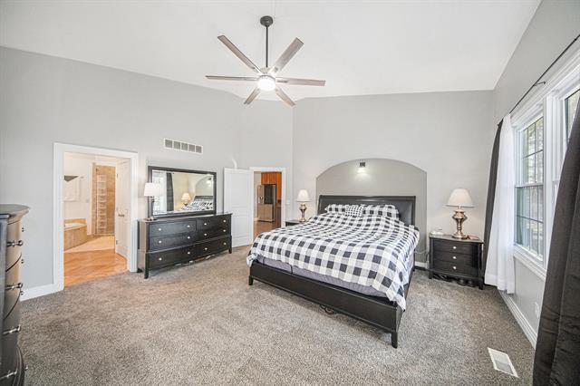 Builiding view nineteen for 2718 Lindsey, Jackson, MI. 49201