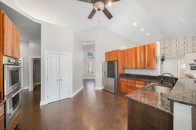 Builiding view thirteen for 2718 Lindsey, Jackson, MI. 49201