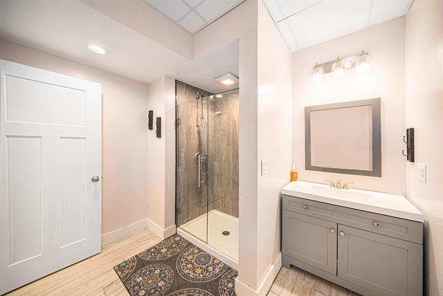 Builiding view thirty four for 2718 Lindsey, Jackson, MI. 49201