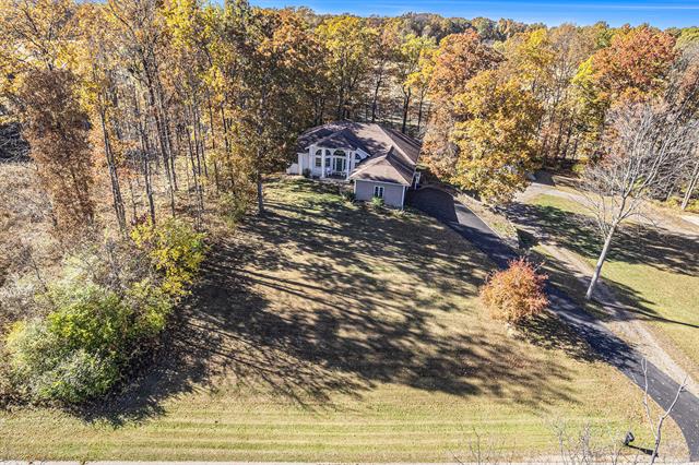 Builiding view thirty six for 2718 Lindsey, Jackson, MI. 49201