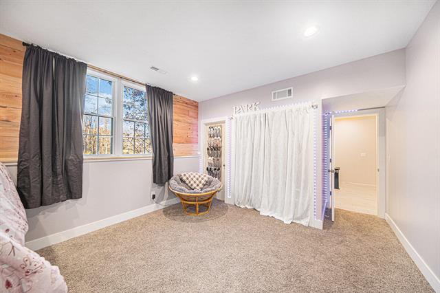 Builiding view thirty three for 2718 Lindsey, Jackson, MI. 49201