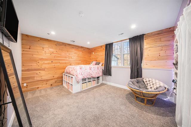 Builiding view thirty two for 2718 Lindsey, Jackson, MI. 49201