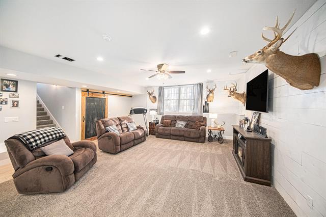 Builiding view twenty seven for 2718 Lindsey, Jackson, MI. 49201