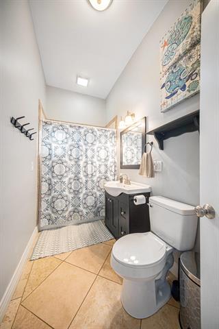 Builiding view twenty three for 2718 Lindsey, Jackson, MI. 49201