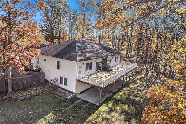 Builiding view two for 2718 Lindsey, Jackson, MI. 49201