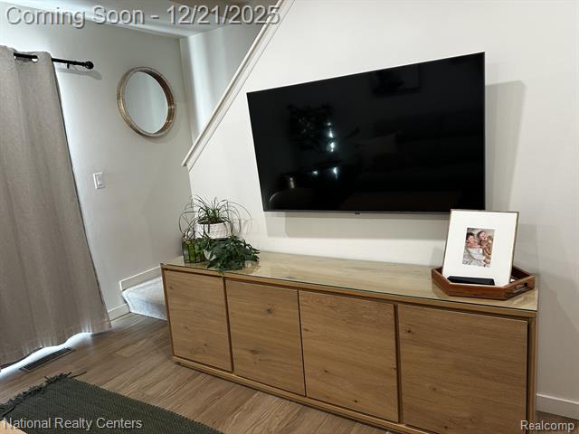 Builiding view eight for 797 Hilldale, Milford, MI. 48381