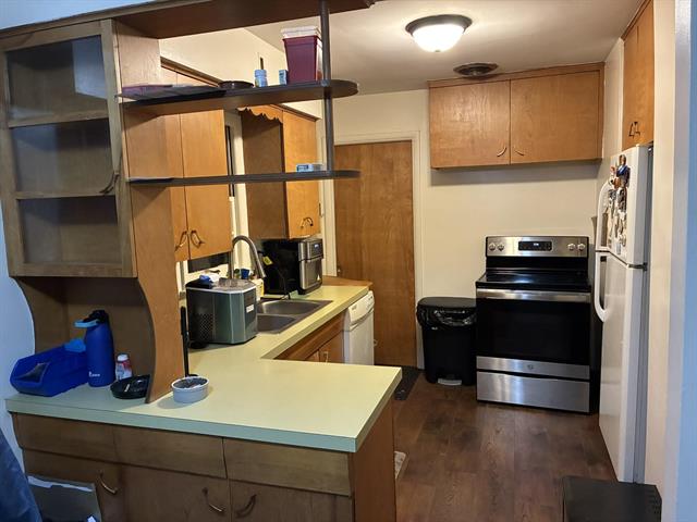 Builiding view five for 909 Westfall, Kalamazoo, MI. 49006