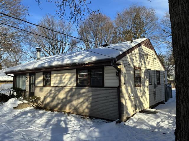 Builiding view one for 909 Westfall, Kalamazoo, MI. 49006