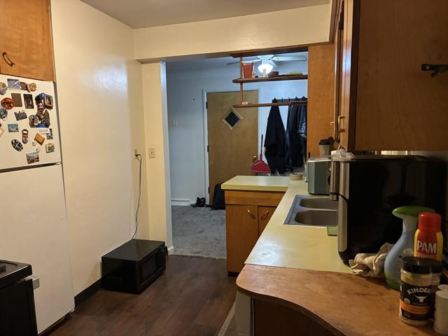 Builiding view six for 909 Westfall, Kalamazoo, MI. 49006