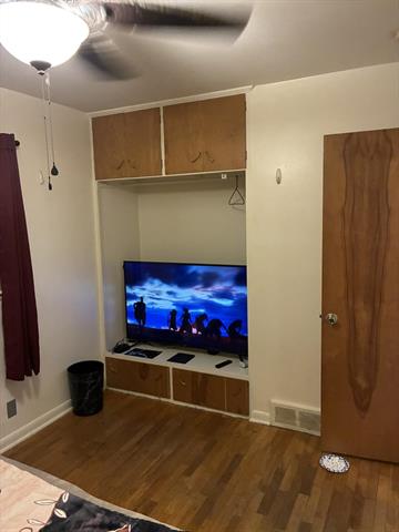 Builiding view ten for 909 Westfall, Kalamazoo, MI. 49006