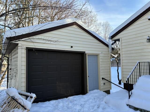 Builiding view three for 909 Westfall, Kalamazoo, MI. 49006