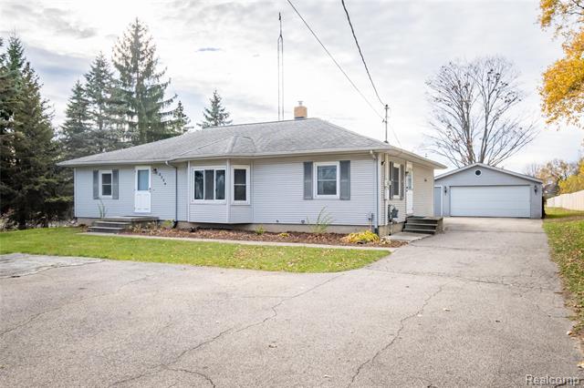 front view for 8354 Fenton Road, Grand Blanc, Mi. 48439