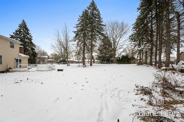 Builiding view forty for 1920 Glenmoor, Grand Rapids, MI. 49508